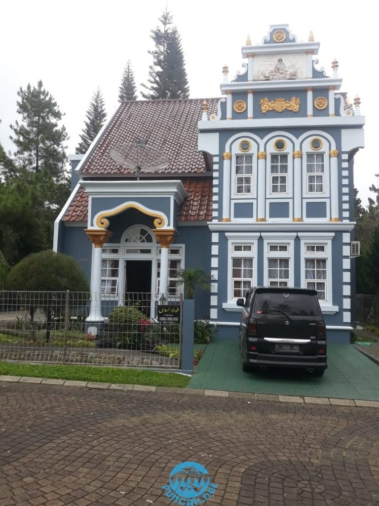 Villa Belanda Newheaven 3 Kamar Dekat Taman Bunga Nusantara