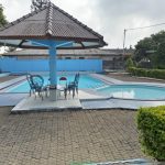 Villa SRJ Puncak Kolam renang pribadi